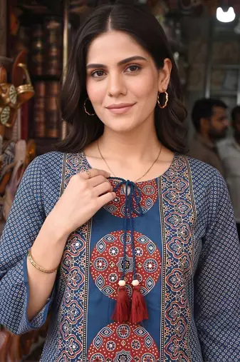 women ethnic motifs printed regular cotton kurta with patiala & with dupatta