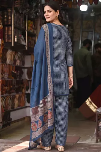 women ethnic motifs printed regular cotton kurta with patiala & with dupatta
