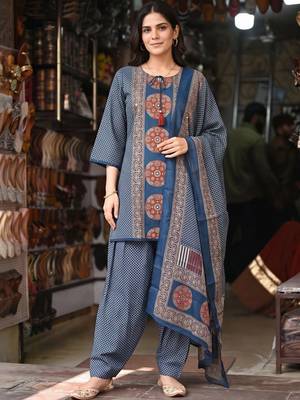 women ethnic motifs printed regular cotton kurta with patiala & with dupatta 6