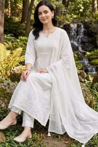 women ethnic motifs embroidered regular thread work cotton kurta with trousers & with dupatta