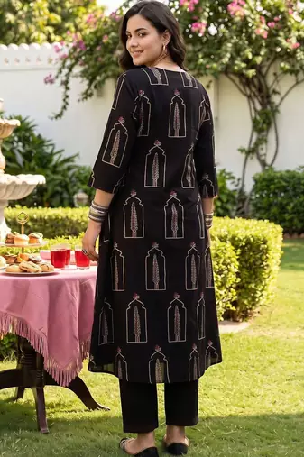 women ethnic motifs printed regular cotton kurta with trousers
