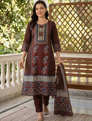 women ethnic motifs printed regular cotton kurta with trousers & with dupatta 1