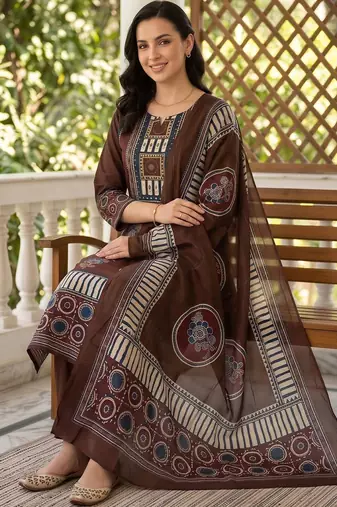 women ethnic motifs printed regular cotton kurta with trousers & with dupatta