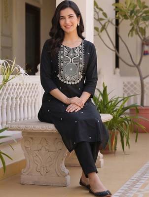 women ethnic motifs embroidered regular thread work cotton kurta with trousers 5