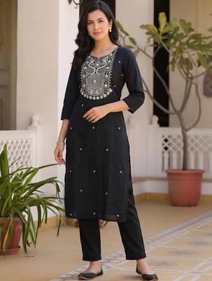 women ethnic motifs embroidered regular thread work cotton kurta with trousers 6
