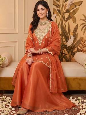 women ethnic motifs embroidered regular gotta patti kurta with palazzos & with dupatta 2
