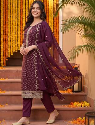 women ethnic motifs embroidered regular thread work kurta with trousers & with dupatta 5