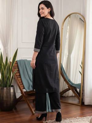 women ethnic motifs regular gotta patti kurta with trousers 3