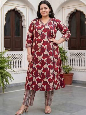 women floral printed regular cotton kurta with trousers 2
