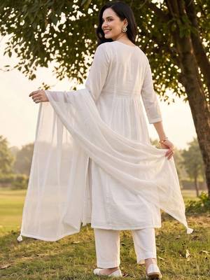 women ethnic motifs embroidered empire thread work cotton kurta with trousers & with dupatta 4