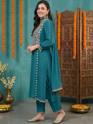 women ethnic motifs embroidered regular kurta with trousers & with dupatta 4
