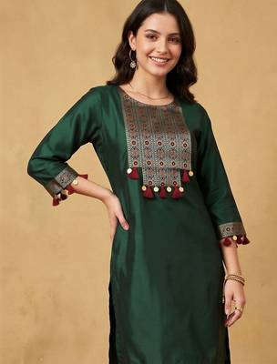 women ethnic motifs embroidered regular thread work liva kurta with trousers 6
