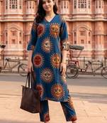 women ethnic motifs printed regular cotton kurta with trousers