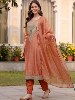 women ethnic motifs embroidered regular thread work kurta with trousers & with dupatta 1