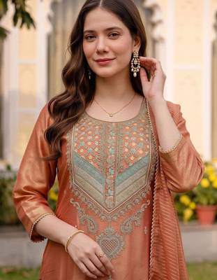 women ethnic motifs embroidered regular thread work kurta with trousers & with dupatta 2