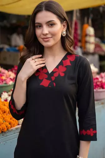 women floral embroidered regular thread work kurta with trousers