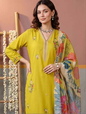 women floral embroidered regular thread work kurta with trousers & with dupatta 6