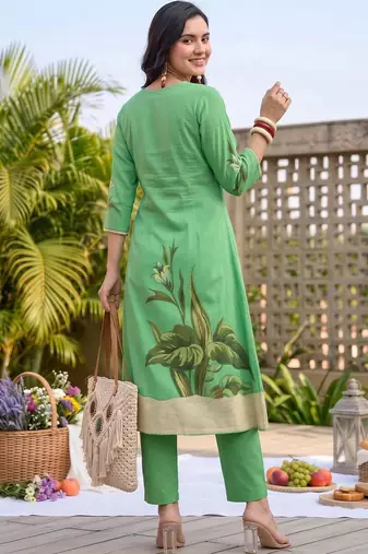 women animal printed pleated cotton kurta with trousers