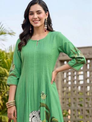women animal printed pleated cotton kurta with trousers 6