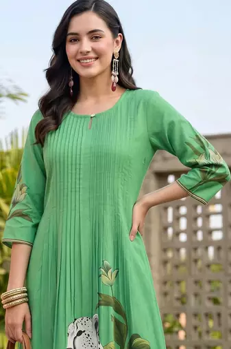 women animal printed pleated cotton kurta with trousers