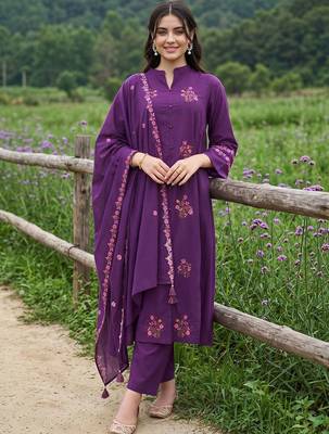 women ethnic motifs embroidered regular thread work cotton kurta with trousers & with dupatta 1