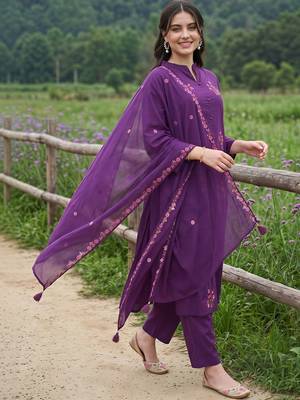 women ethnic motifs embroidered regular thread work cotton kurta with trousers & with dupatta 5