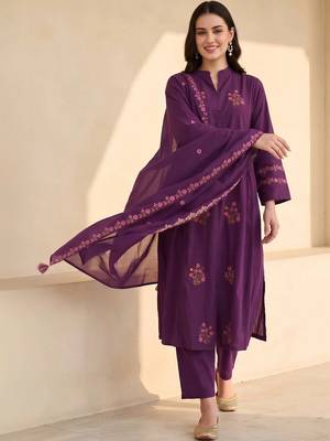 women floral embroidered regular thread work cotton kurta with trousers & with dupatta 1
