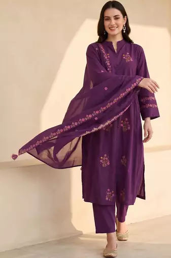 women floral embroidered regular thread work cotton kurta with trousers & with dupatta
