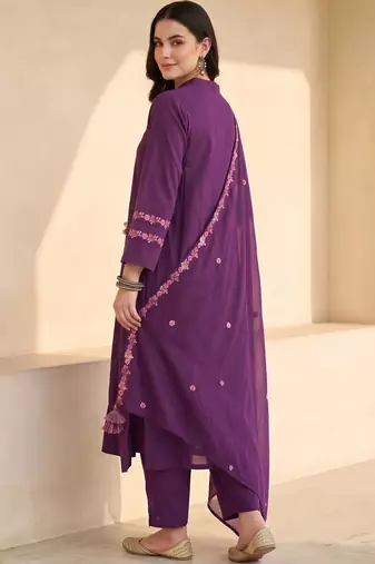 women floral embroidered regular thread work cotton kurta with trousers & with dupatta