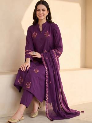 women floral embroidered regular thread work cotton kurta with trousers & with dupatta 5