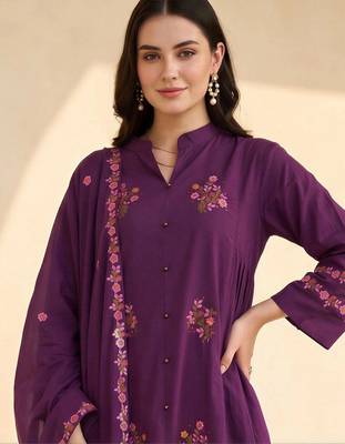 women floral embroidered regular thread work cotton kurta with trousers & with dupatta 6