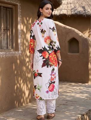 women floral printed regular kurta with trousers 3