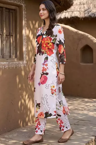 women floral printed regular kurta with trousers