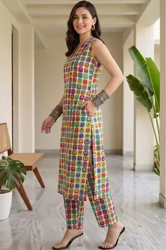 women printed regular cotton kurta with trousers