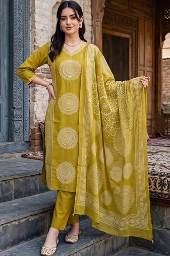 women ethnic motifs printed regular cotton kurta with trousers & with dupatta