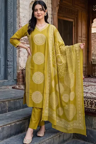 women ethnic motifs printed regular cotton kurta with trousers & with dupatta