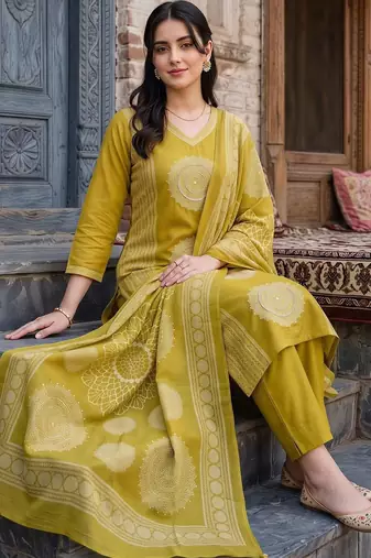 women ethnic motifs printed regular cotton kurta with trousers & with dupatta