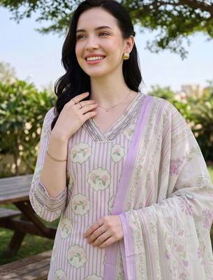 women printed regular cotton kurta with trousers & with dupatta 2