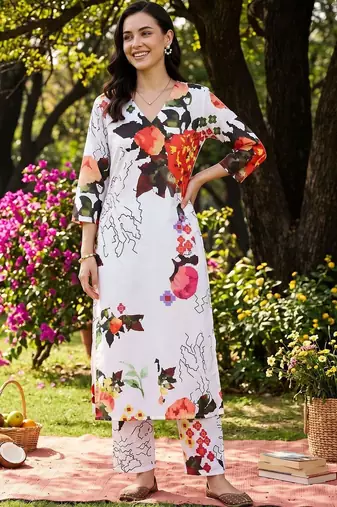 women floral printed regular kurta with trousers