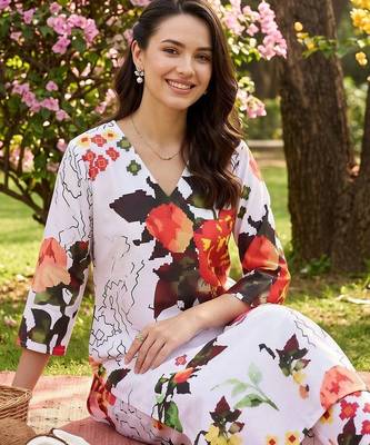 women floral printed regular kurta with trousers 2