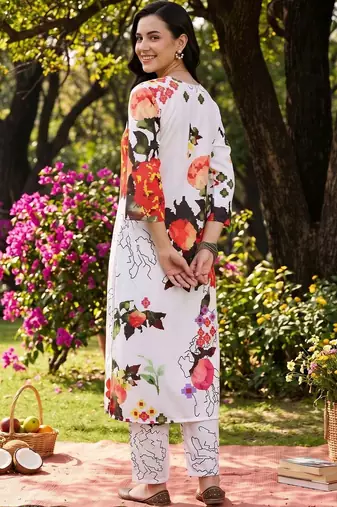 women floral printed regular kurta with trousers