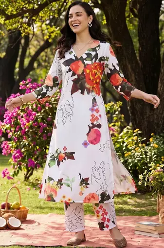 women floral printed regular kurta with trousers