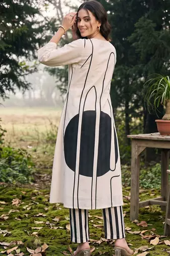 women printed regular cotton kurta with trousers