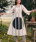 women printed regular cotton kurta with trousers