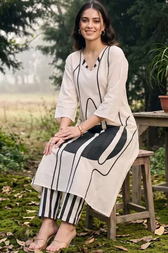 women printed regular cotton kurta with trousers