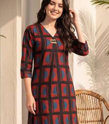 women printed regular kurta with trousers