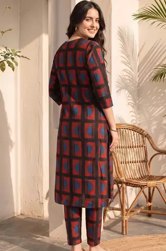 women printed regular kurta with trousers