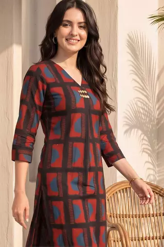 women printed regular kurta with trousers