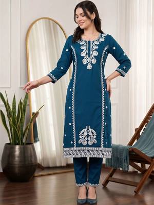 women ethnic motifs embroidered regular thread work kurta with trousers 5