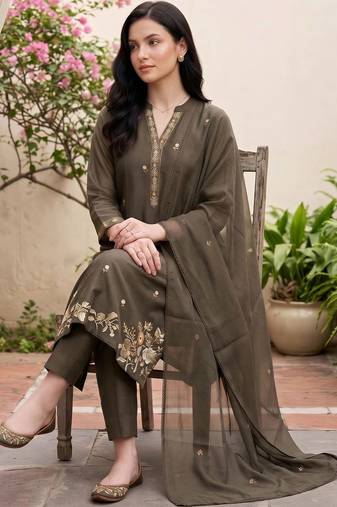 women ethnic motifs embroidered regular thread work cotton kurta with trousers & with dupatta